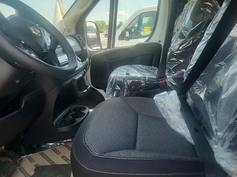 Used 2025 RAM ProMaster 2500 w/ U-Haul Equipment Group FWD image 7