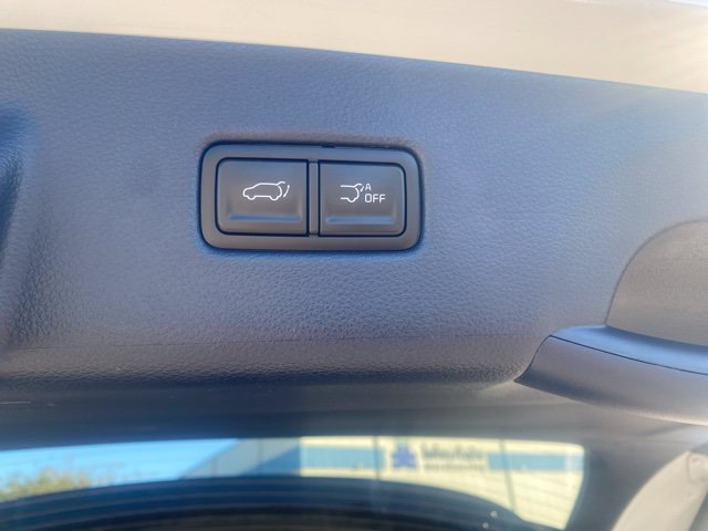 Used 2026 Kia Carnival EX FWD image 8