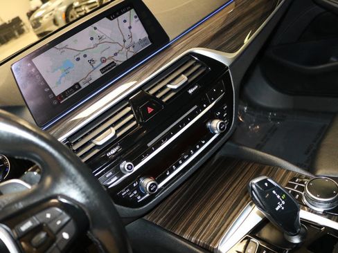 Used 2018 BMW 530i image 32