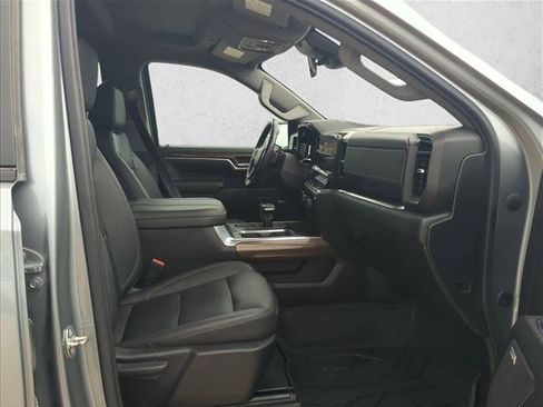 Certified 2023 Chevrolet Silverado 1500 RST w/ Redline Edition AWD/4WD image 19