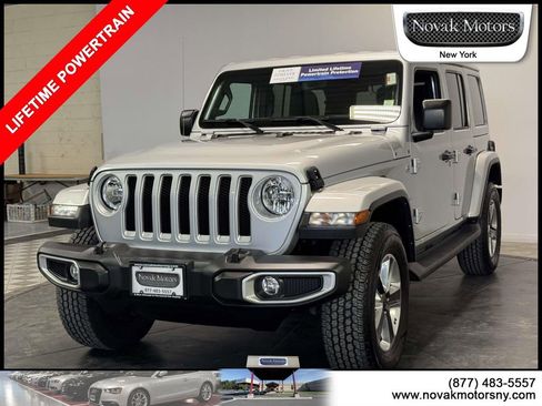 Used 2022 Jeep Wrangler Unlimited Sahara w/ Cold Weather Group image 4
