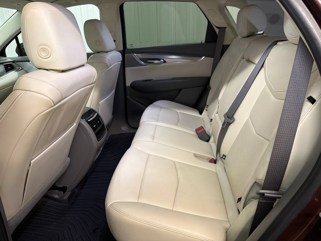 Used 2022 Cadillac XT5 Premium Luxury w/ Technology Package AWD/4WD image 20