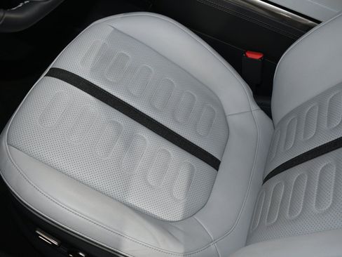 Used 2023 Rivian R1S Launch Edition AWD/4WD image 11