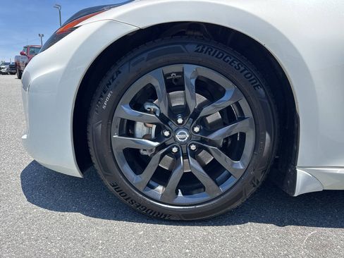 Used 2015 Nissan 370Z Touring RWD image 24