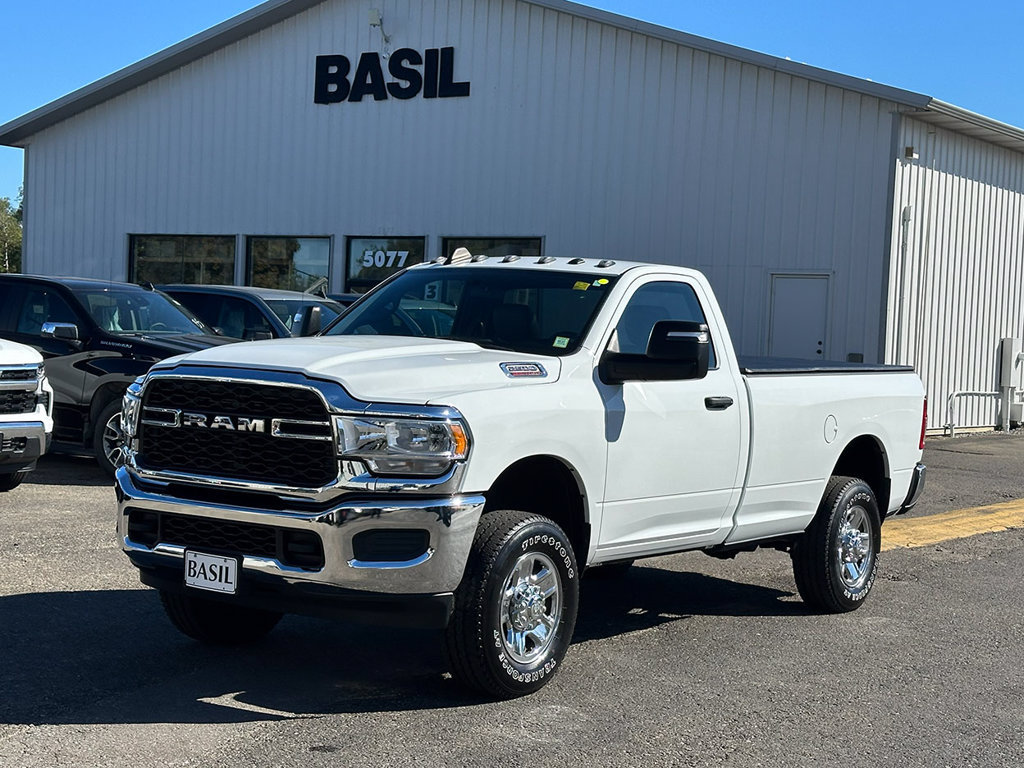 Used 2024 RAM 2500 Tradesman w/ Chrome Appearance Group AWD/4WD image 8