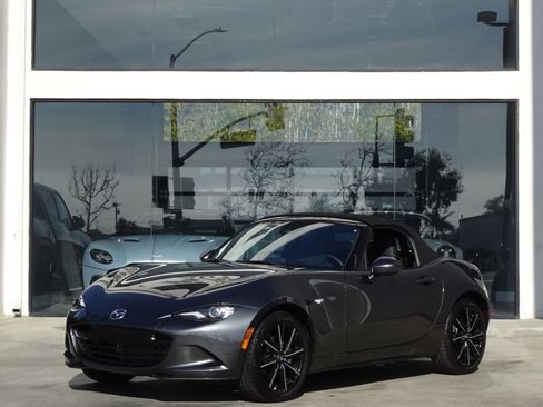 Used 2025 MAZDA MX-5 Miata Grand Touring w/ Weather Package image 3