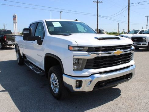 Used 2025 Chevrolet Silverado 2500 LT w/ Safety Package AWD/4WD image 3