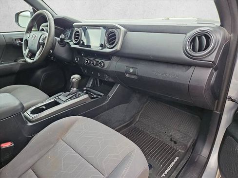 Used 2017 Toyota Tacoma TRD Sport RWD image 18