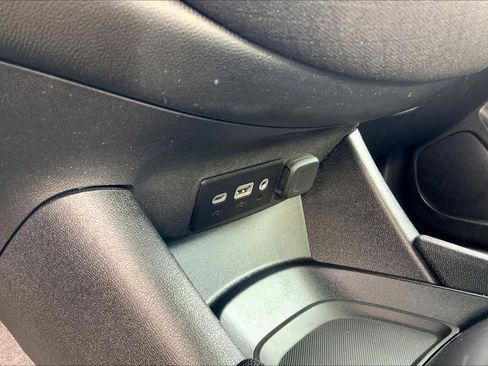 Used 2023 Chevrolet Malibu LS image 34