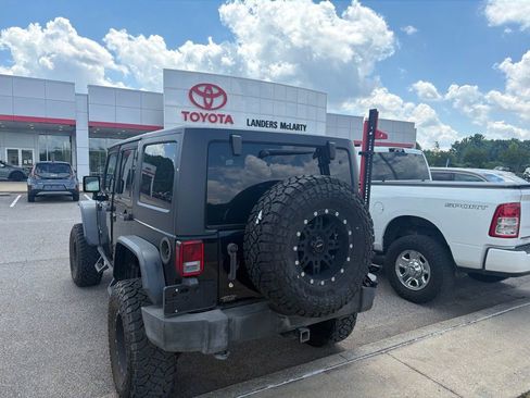 Used 2015 Jeep Wrangler Unlimited Sport w/ Quick Order Package 24S AWD/4WD image 7