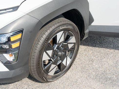 Used 2025 Hyundai Kona SEL AWD/4WD image 11