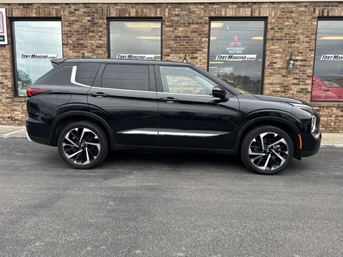 Used 2022 Mitsubishi Outlander SE image 6