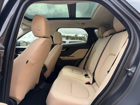 Used 2019 Jaguar F-PACE Premium AWD/4WD image 19