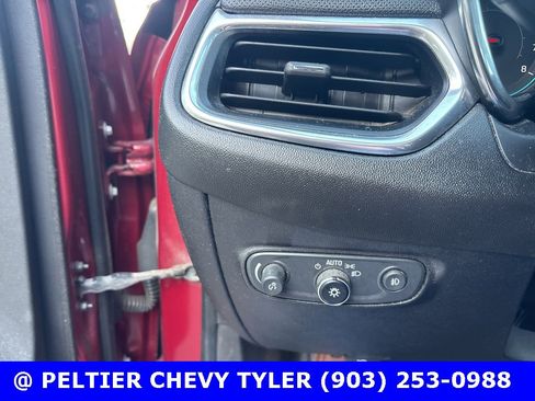 Used 2018 Chevrolet Equinox Premier image 13