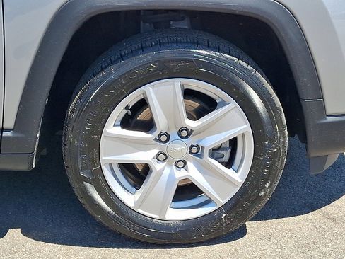 Used 2022 Jeep Compass Latitude w/ Convenience Group AWD/4WD image 8