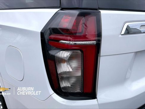 Used 2024 Chevrolet Suburban LT image 29