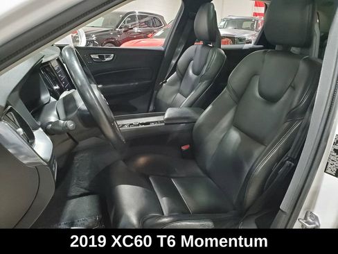 Used 2019 Volvo XC60 T6 Momentum w/ Advanced Package AWD/4WD image 6