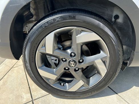 Certified 2025 Hyundai Venue SEL FWD image 8