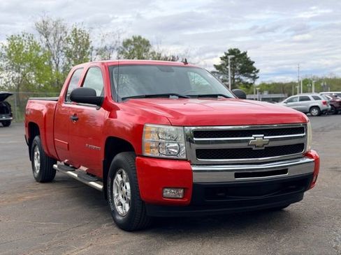 Used 2009 Chevrolet Silverado 1500 LT w/ Power Pack Plus AWD/4WD image 2