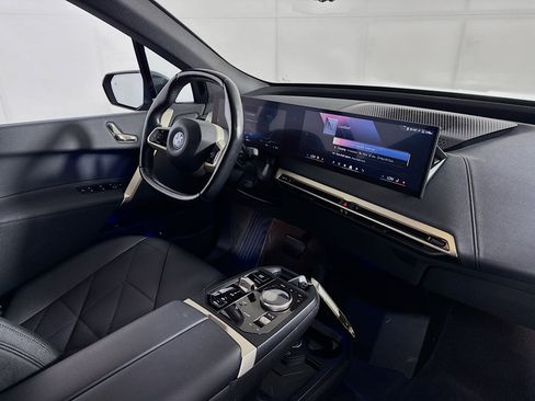 Used 2024 BMW iX xDrive50 w/ Sport Package AWD/4WD image 29