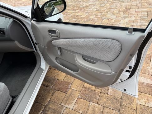 Used 1998 Toyota Corolla CE image 11