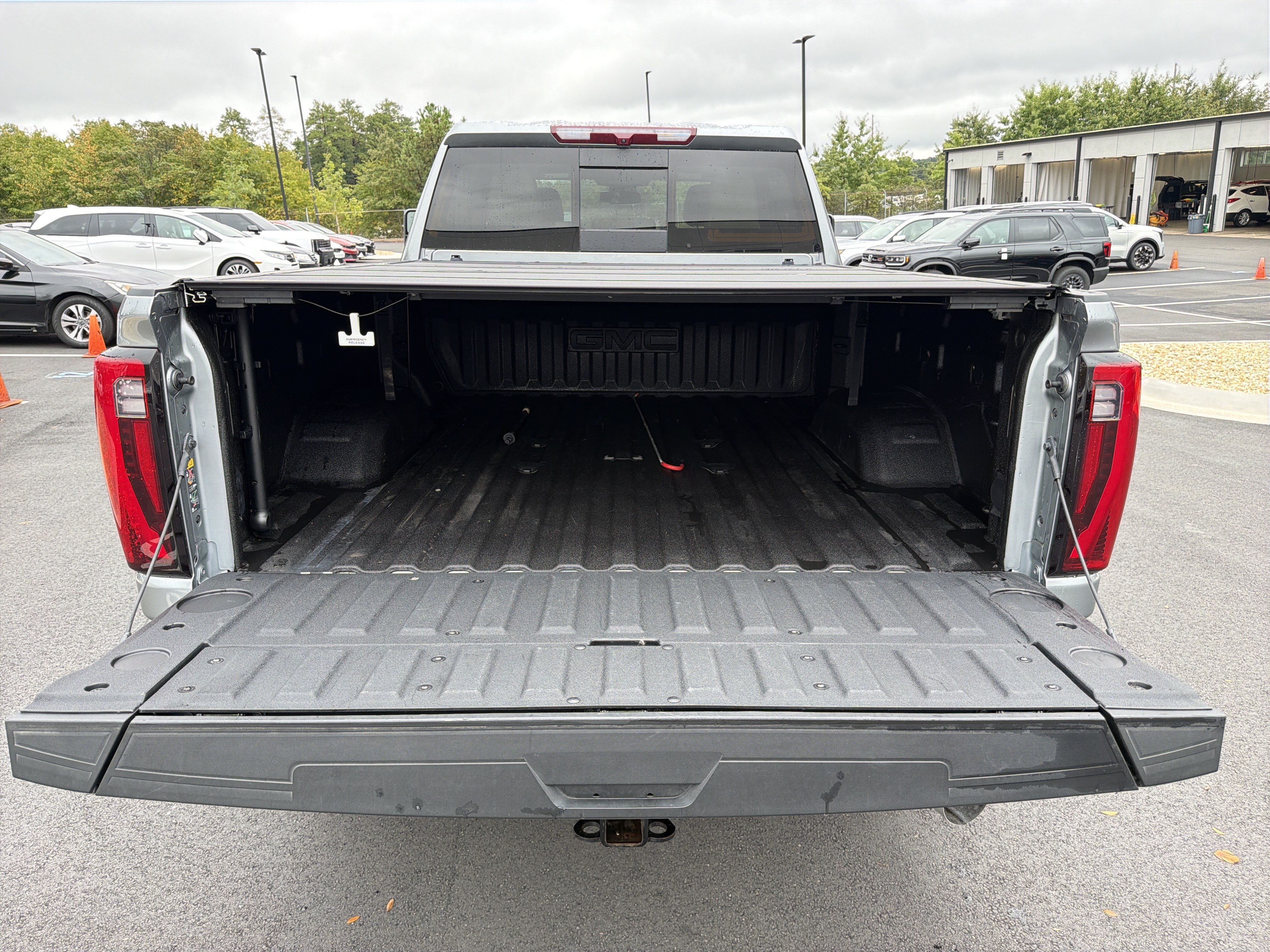 Used 2024 GMC Sierra 2500 SLT w/ SLT Premium Package AWD/4WD image 18