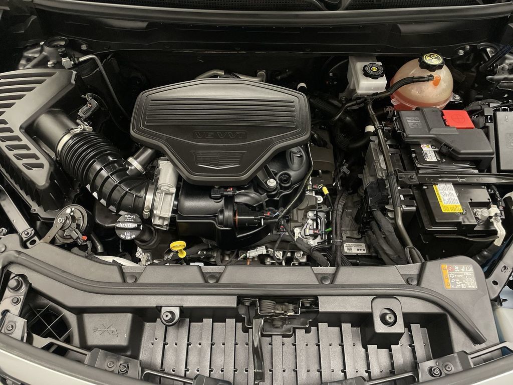 Used 2021 Cadillac XT5 Premium Luxury w/ LPO, Floor Liner Package FWD image 25
