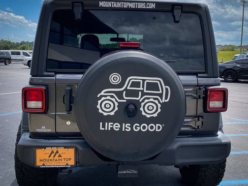 Used 2020 Jeep Wrangler Sport AWD/4WD image 23