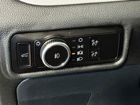 Used 2023 Ford Explorer XLT w/ Equipment Group 202A AWD/4WD image 20