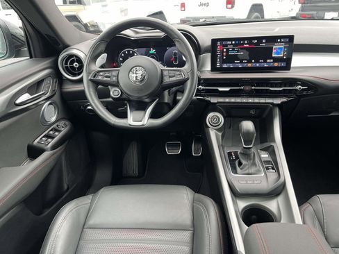 Used 2025 Alfa Romeo Tonale Tributo Italiano image 4