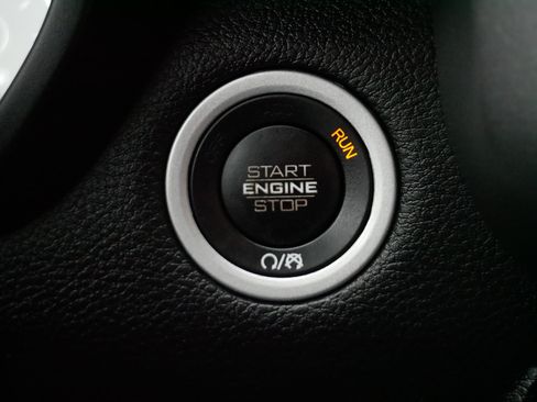 Used 2022 RAM 1500 Big Horn AWD/4WD image 30