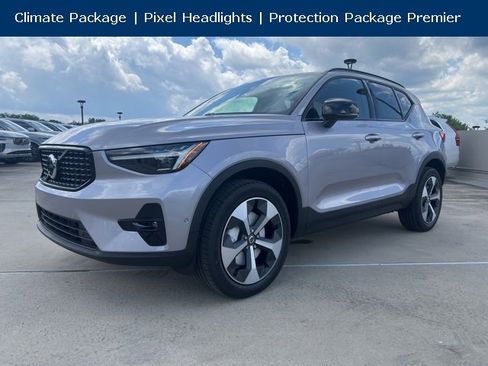 New 2026 Volvo XC40 B5 Plus w/ Protection Package Premier image 3