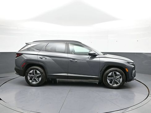 Certified 2025 Hyundai Tucson SEL AWD/4WD image 5