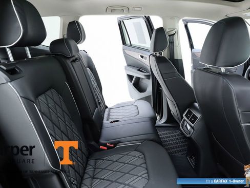 Used 2025 Volkswagen Atlas SEL Premium R-Line AWD/4WD image 38