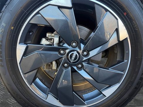 Used 2024 Nissan Rogue SV image 20