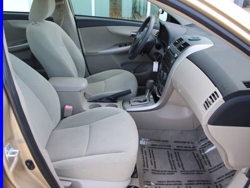 Used 2011 Toyota Corolla LE image 16