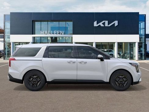 New 2026 Kia Carnival LXS image 7