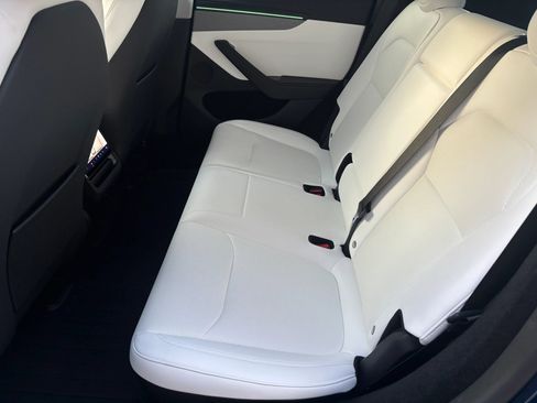 Used 2026 Tesla Model Y 2WD image 13