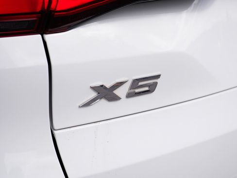 Used 2019 BMW X5 xDrive40i w/ Premium Package 2 AWD/4WD image 8