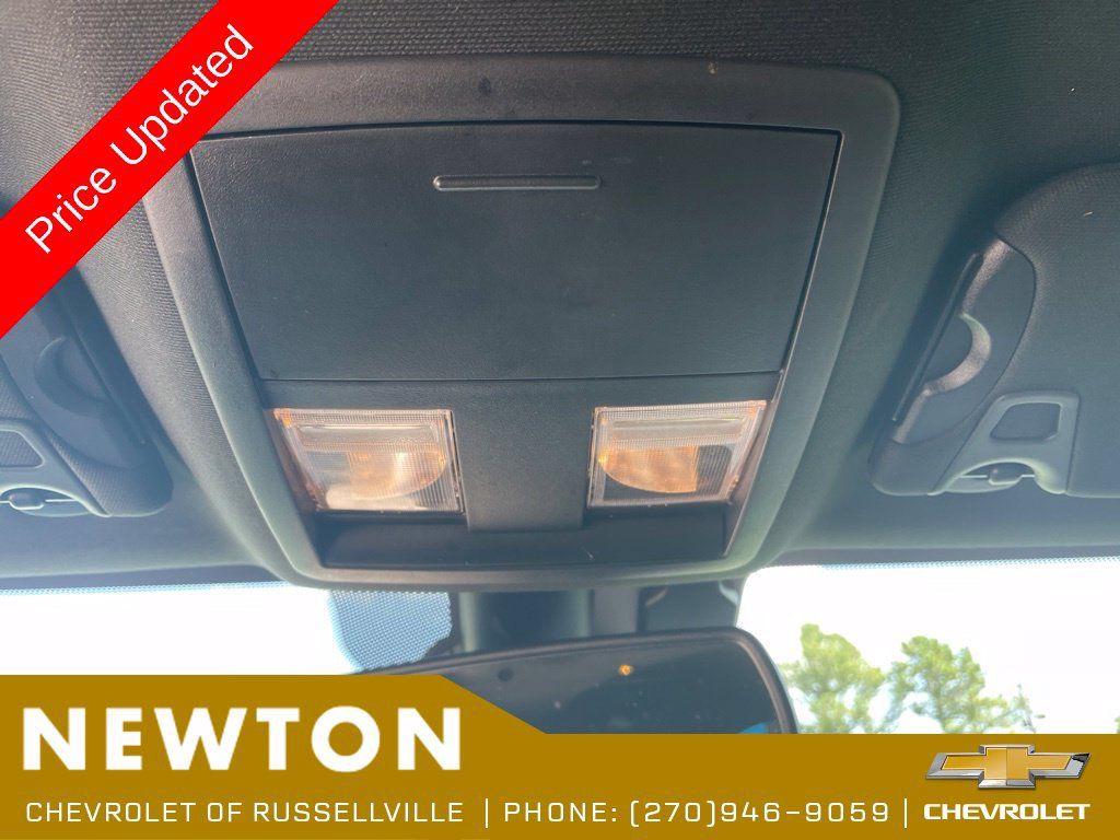 Used 2023 Dodge Challenger SXT w/ Blacktop Package RWD image 17