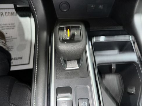 Used 2025 Nissan Pathfinder SV AWD/4WD image 55