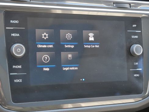 Certified 2024 Volkswagen Tiguan SE w/ Panoramic Sunroof Package FWD image 30