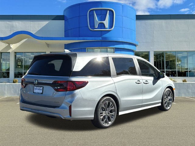 New 2027 Honda Odyssey Touring image 4