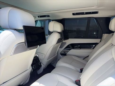 Used 2025 Land Rover Range Rover Autobiography AWD/4WD image 11