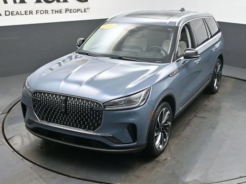 Used 2025 Lincoln Aviator Reserve w/ Equipment Group 201A AWD/4WD image 47