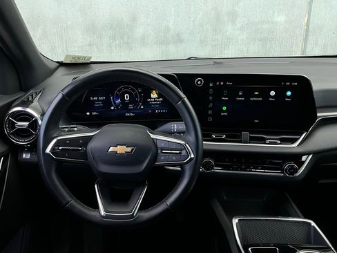 Used 2025 Chevrolet Equinox LT image 12