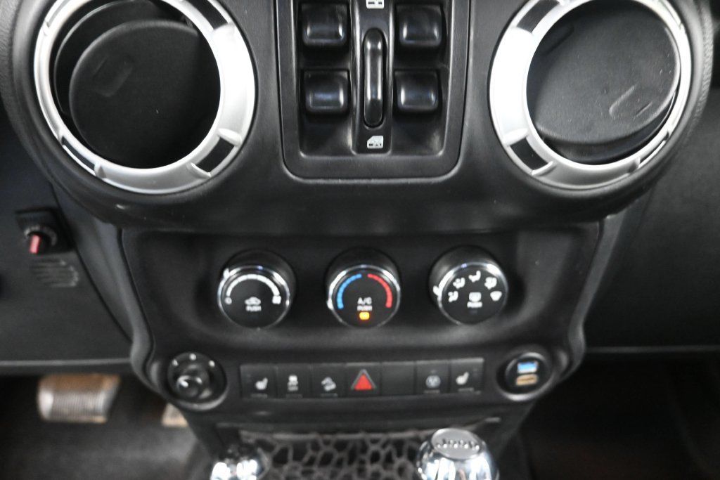 Used 2016 Jeep Wrangler Unlimited Rubicon w/ Max Tow Package AWD/4WD image 20