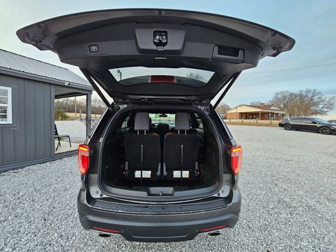 Used 2018 Ford Explorer XLT w/ Equipment Group 202A image 23