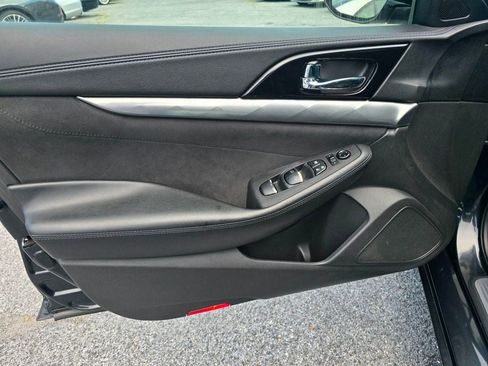 Used 2016 Nissan Maxima SR FWD image 10