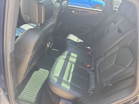 Used 2018 Porsche Macan S AWD/4WD image 19